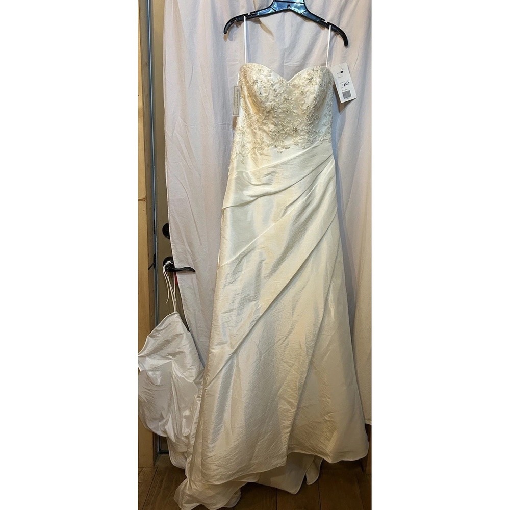 Casablanca Wedding Dress NWT Size 12 Ivory Diamond Collection Train A051 $850
